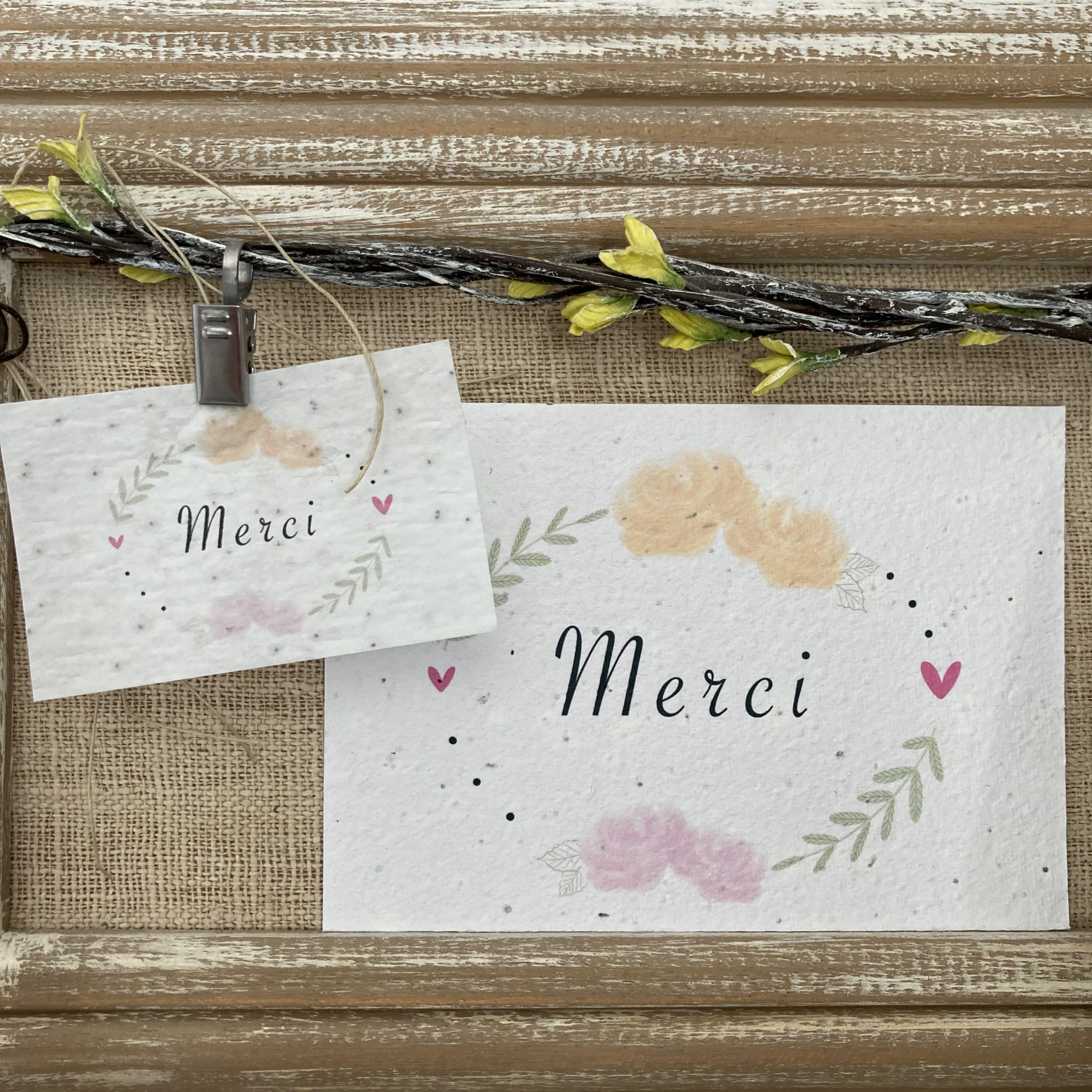 Illunine créations sur-mesure carte à planter création française mini papeterie eco responsable fleurie zéro déchet baptême décoration de table confettis mariage zéro déchet remerciments merci personnalisée illustrée aquarelle Seine et Marne carte de visite papier ensemencé carte ensemencée carte à semer carte qui se transforme en fleurs aquarelle sur mesure carte poétique papier recyclé deuil cadeau d’invité faire part notice île de France illustration sur mesure carte symbolique