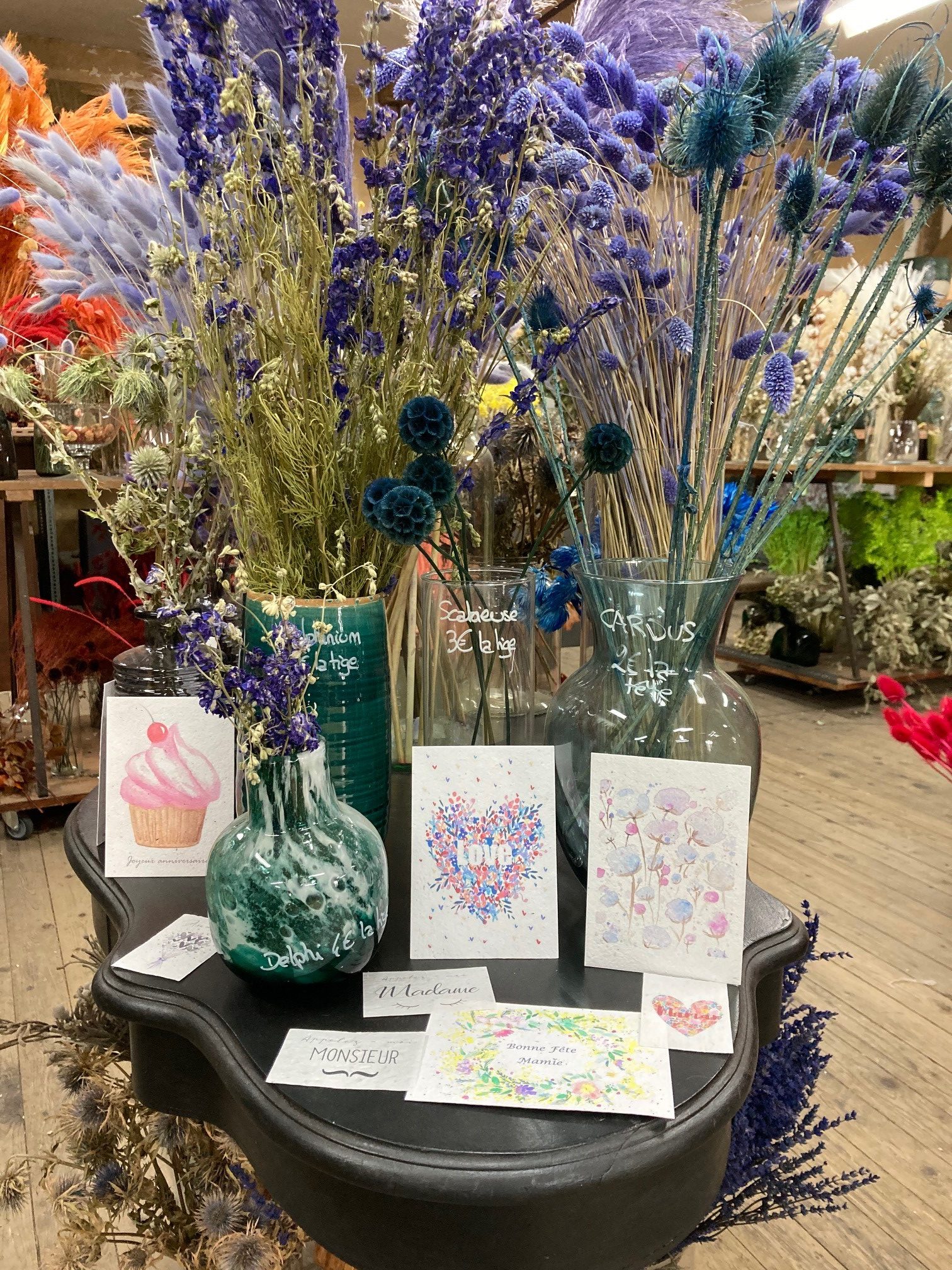 Illunine créations sur-mesure carte à planter création française mini papeterie eco responsable fleurie zéro déchet baptême décoration de table confettis mariage zéro déchet remerciments merci personnalisée illustrée aquarelle Seine et Marne carte de visite papier ensemencé carte ensemencée carte à semer carte qui se transforme en fleurs aquarelle sur mesure carte poétique papier recyclé deuil cadeau d’invité faire part notice île de France illustration sur mesure carte symbolique